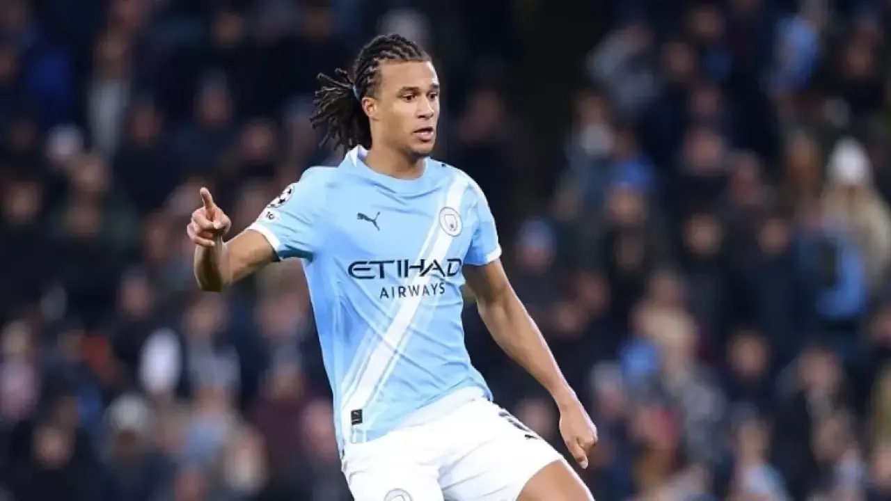 صفقة محبطة.. شروط سيتي تمنع انتقال آكي إلى برشلونة